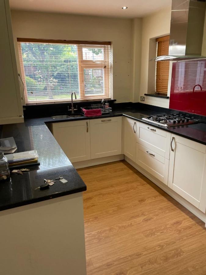 5 Bed House, 32 Tutbury Avenue, Cannon Park, Coventry, Cv4 7Bj Villa Ngoại thất bức ảnh